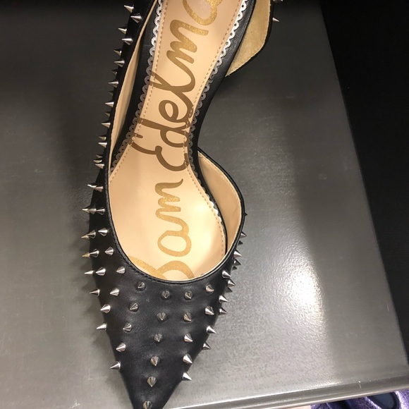 Shoes - Picture 1 of 3